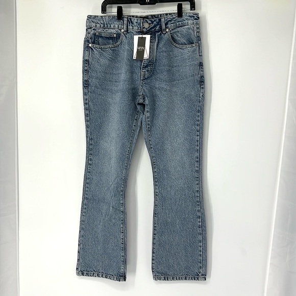 Boohoo man NwT slim rigid flare jeans men’s 32 - Picture 1 of 8
